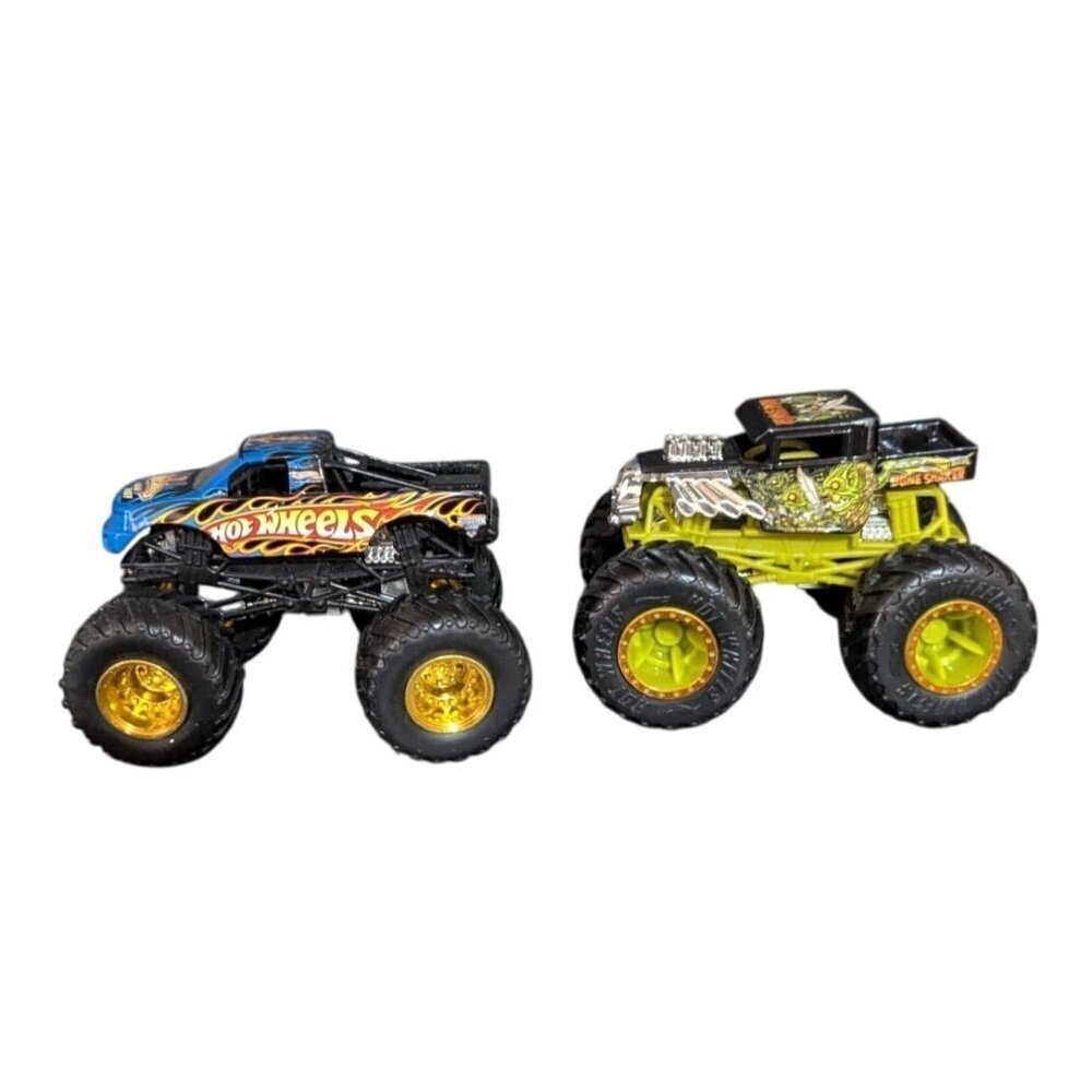 Hot Wheels Monster‎ Trucks Diecast  Bone Shaker & Blue Flames 1:64 Scale  3.25"